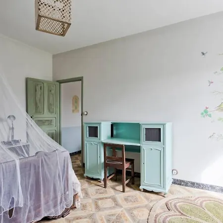 Casa Maruxio. Sobre Un Obrador De Galletas